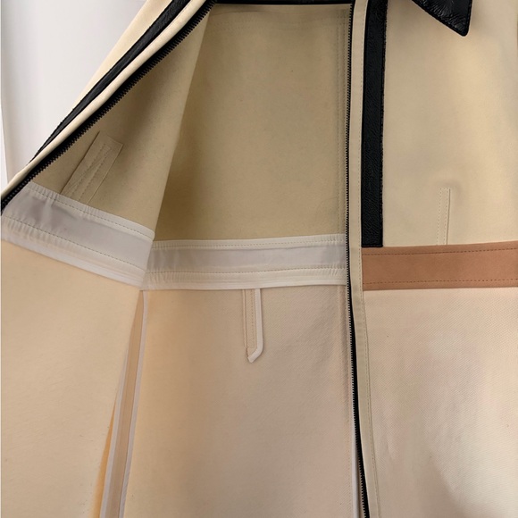 Louis Vuitton Cream and Black Zippered Top - Picture 4 of 11
